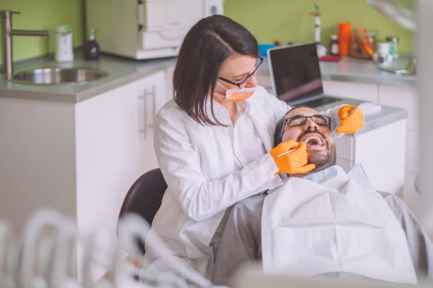 Best Emergency Tooth Extraction in Swisher, IA